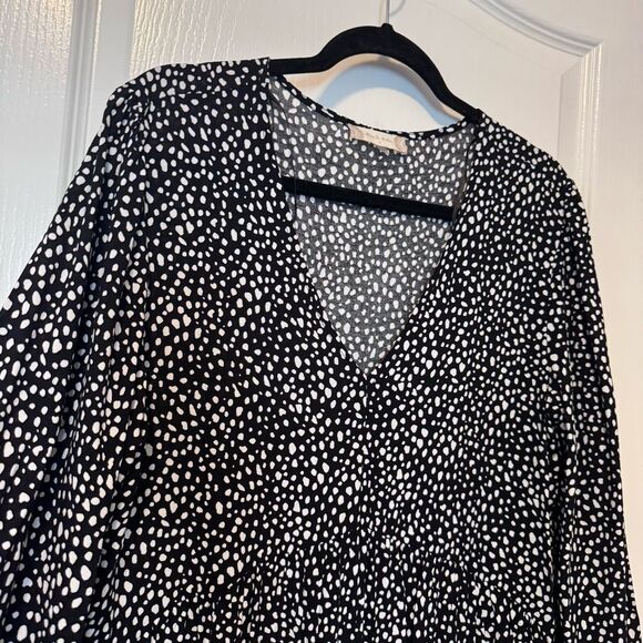 Altard State Black & White Tiered Ruffle Hem Long Sleeve Dress NWT Size Small - Picture 3 of 10